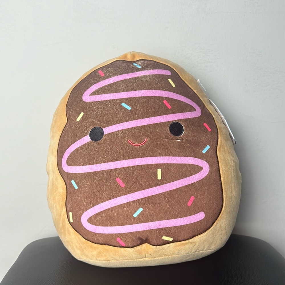 ⭐️Rare! Deja squishmallow size 12⭐️